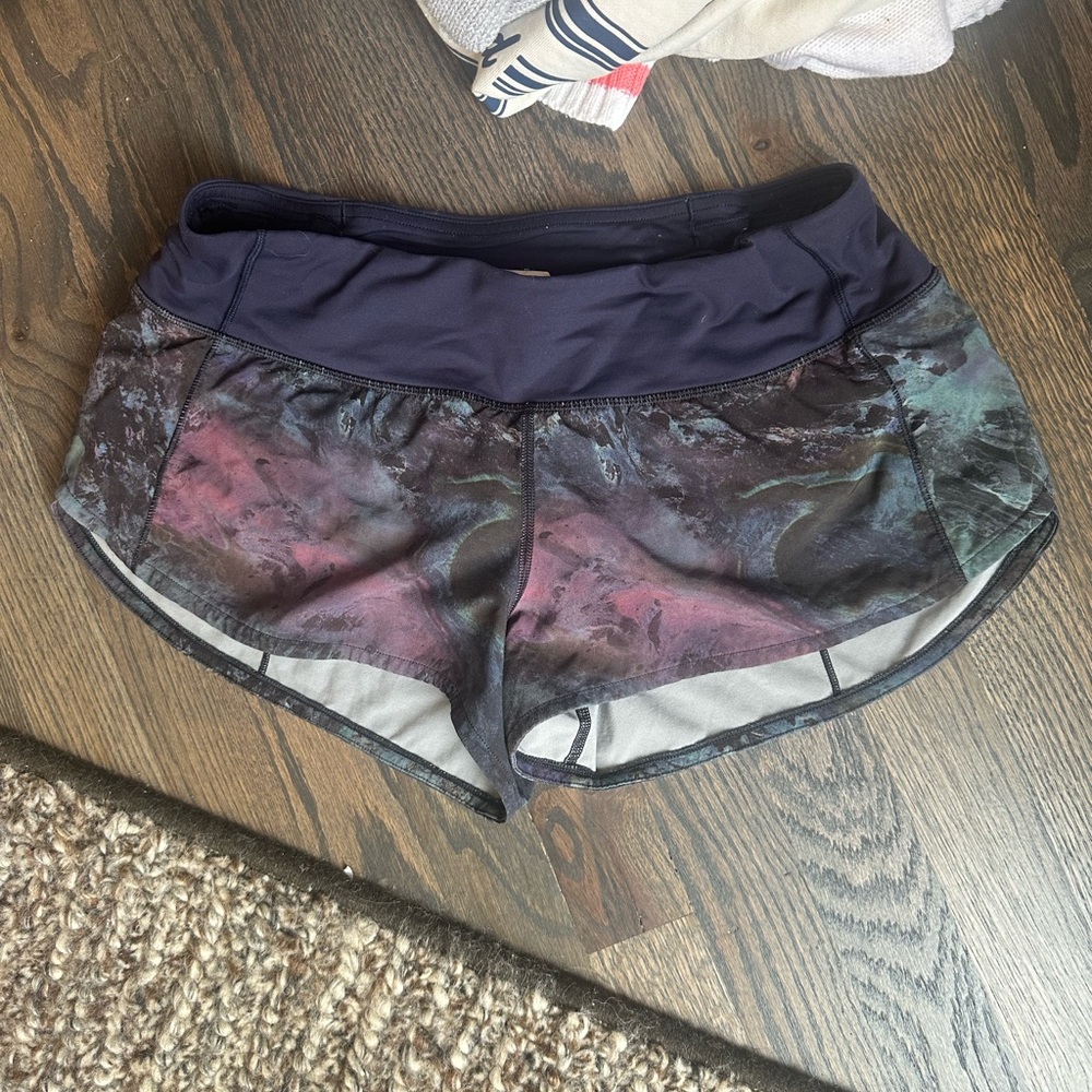 Lululemon workout shorts size 6